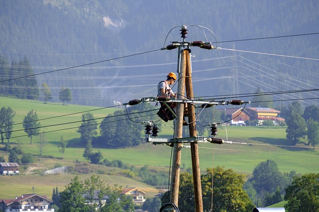 electrician-electrical-640x480-91105548.jpeg