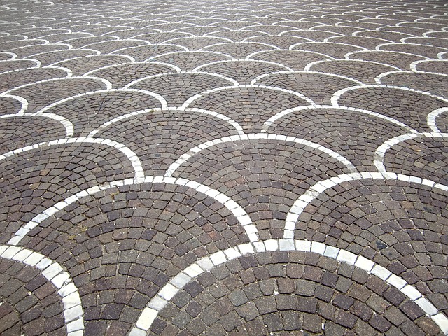 road-paving-640x480-61702174.jpeg