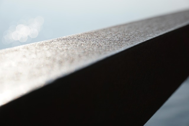 glue-laminated-beam-vs-engineered-wood-b-640x480-68256916.jpeg