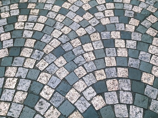 road-paving-640x480-72236489.jpeg