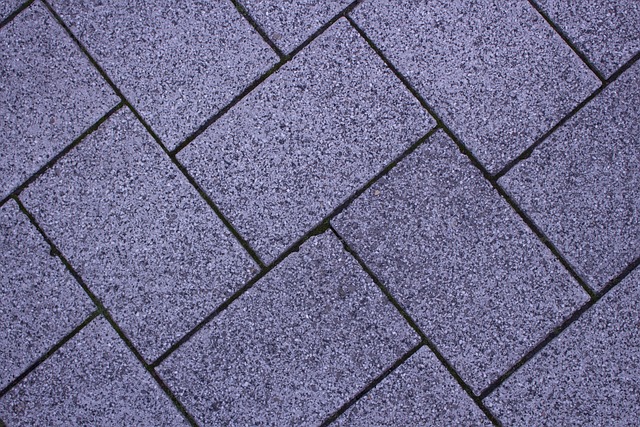 road-paving-640x480-86294543.jpeg