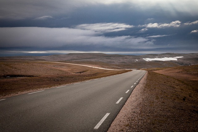 asphalt-640x480-37086121.jpeg
