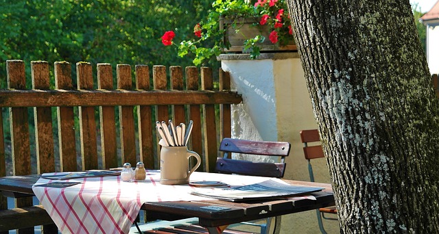 Outdoor seating Saratoga Springs restaurants