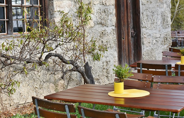Outdoor seating Saratoga Springs restaurants