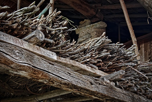 Glue Laminated Beam vs. Solid Wood Beam