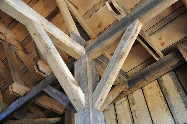 laminated-wood-beams-for-construction-640x480-84691613.jpeg