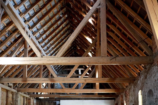 laminated-wood-beams-for-construction-640x480-47137227.jpeg